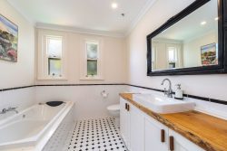 22 Lucinda Ave, Killarney Vale NSW 2261, Australia