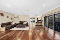 5 Lucy Ct, Augustine Heights QLD 4300, Australia
