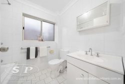 Unit 4/2 Meredith St, Homebush NSW 2140, Australia