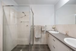 25 Miranda Pl, Seaford Meadows SA 5169, Australia