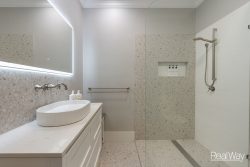 2 Traves Ct, Highfields QLD 4352, Australia