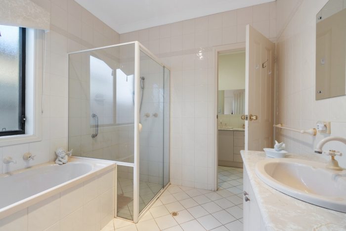 18 Priya Ct, Risdon Park South SA 5540, Australia