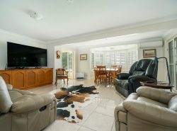 6 Nargoon St, Meringandan West QLD 4352, Australia