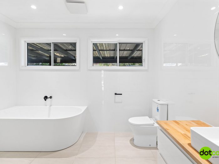 13 Odette Ave, Gorokan NSW 2263, Australia