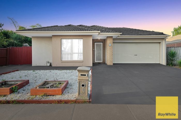 8 Papillon Parade, Tarneit VIC 3029, Australia