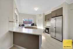 8 Papillon Parade, Tarneit VIC 3029, Australia