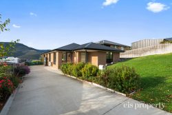 21 Poulters Rd, New Norfolk TAS 7140, Australia