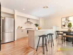 2A Crana Pl, Karawara WA 6152, Australia
