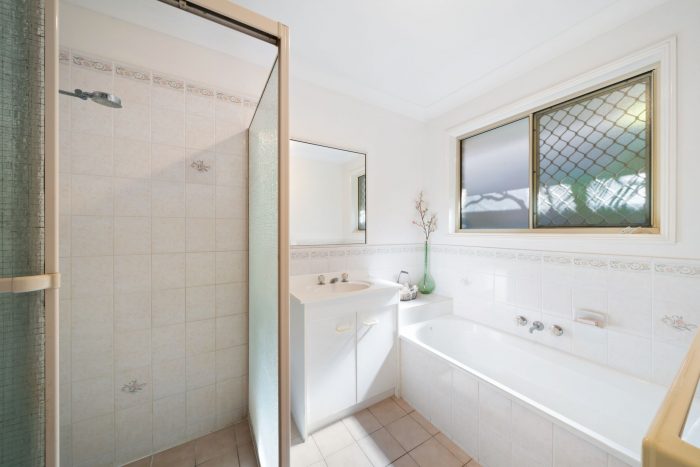 59 Jindabyne Cct, Forest Lake QLD 4078, Australia