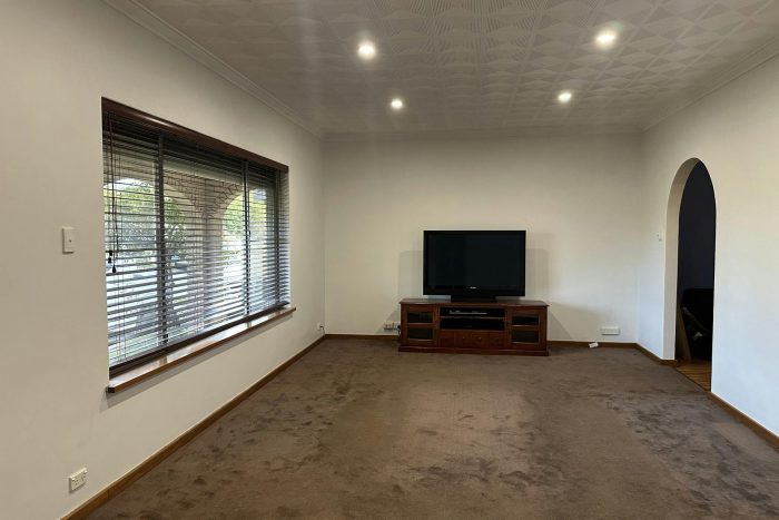 17 Rogers Ave, Katanning WA 6317, Australia