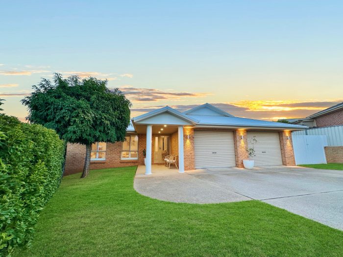 3 Scott Pl, Young NSW 2594, Australia