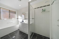 52 Shoobridge Cct, Dunlop ACT 2615, Australia