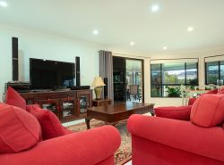 9 Somerset Cres, Cawdor QLD 4352, Australia