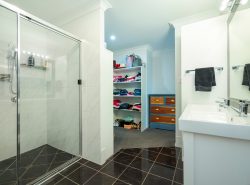 9 Somerset Cres, Cawdor QLD 4352, Australia