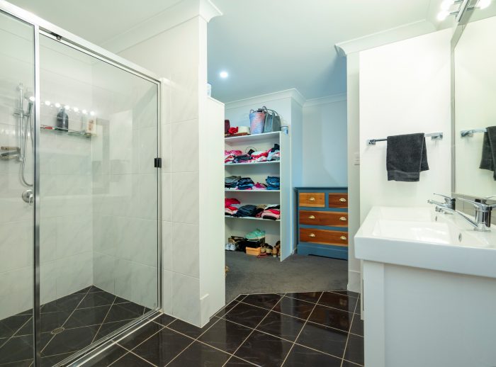 9 Somerset Cres, Cawdor QLD 4352, Australia