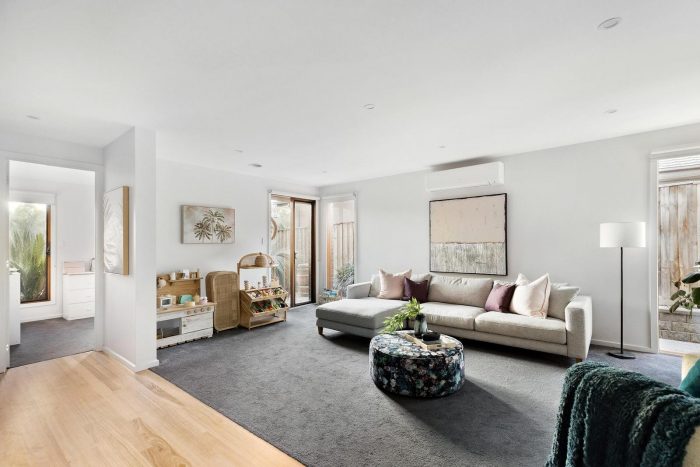 102 Springthorpe Blvd, Macleod VIC 3085, Australia
