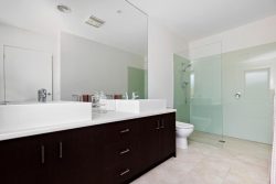 102 Springthorpe Blvd, Macleod VIC 3085, Australia