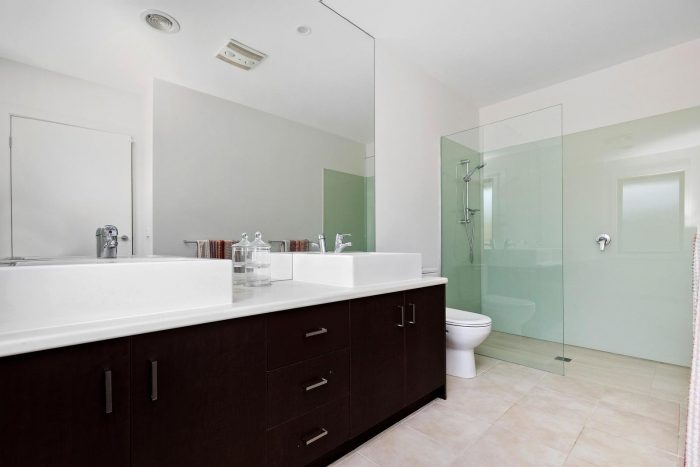 102 Springthorpe Blvd, Macleod VIC 3085, Australia