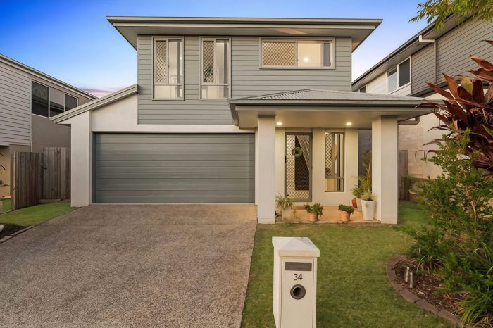 34 Santiago Cres, Spring Mountain QLD 4300, Australia