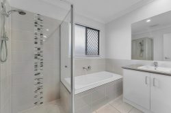 34 Santiago Cres, Spring Mountain QLD 4300, Australia