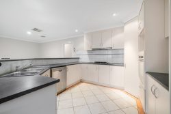 17 Sycamore St, Jerrabomberra NSW 2619, Australia
