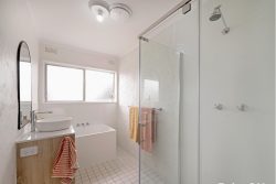 41 Tempe Cres, Googong NSW 2620, Australia