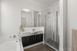 5 Tomarito Cres, Bilingurr WA 6725, Australia