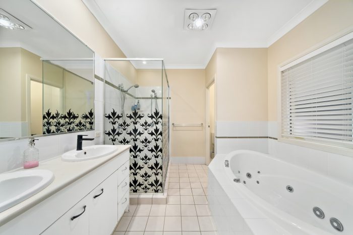 18 Tuckeroo Parade, North Lakes QLD 4509, Australia