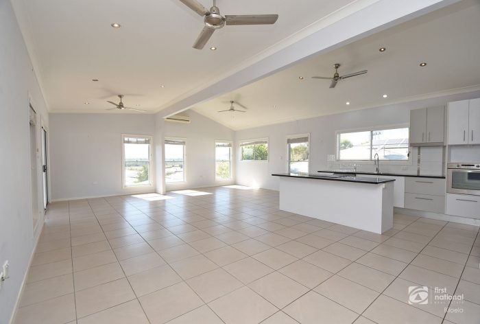 28 Valley View Dr, Biloela QLD 4715, Australia