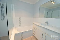 28 Valley View Dr, Biloela QLD 4715, Australia