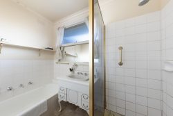 Unit 2/10 Westminster St, Balwyn VIC 3103, Australia