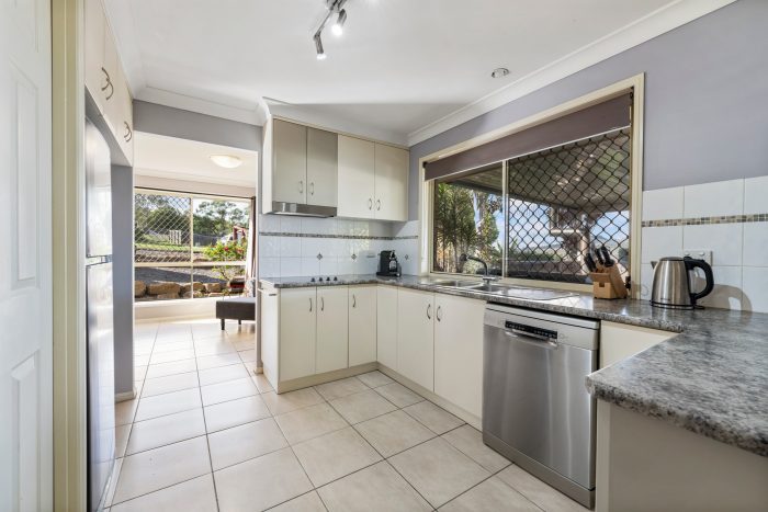 2 Willow View Ct, Kingsthorpe QLD 4400, Australia