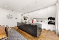 4 Windsor St, Kew VIC 3101, Australia