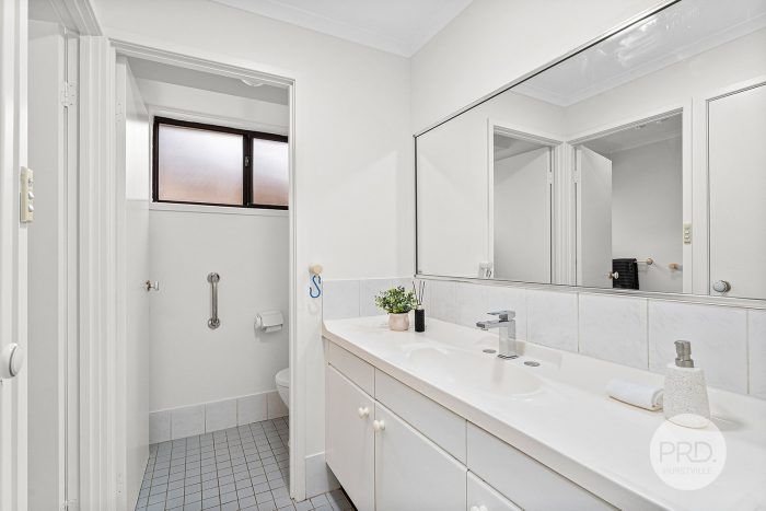 37A Cambridge St, Penshurst NSW 2222, Australia