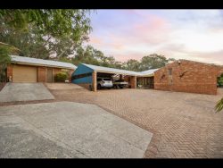30 Adair Ave, Mount Nasura WA 6112, Australia