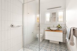 9 Alston St, Thornbury VIC 3071, Australia