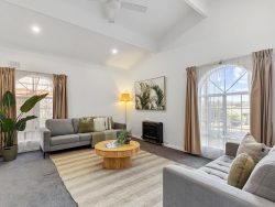 6 Angela St, Reynella SA 5161, Australia