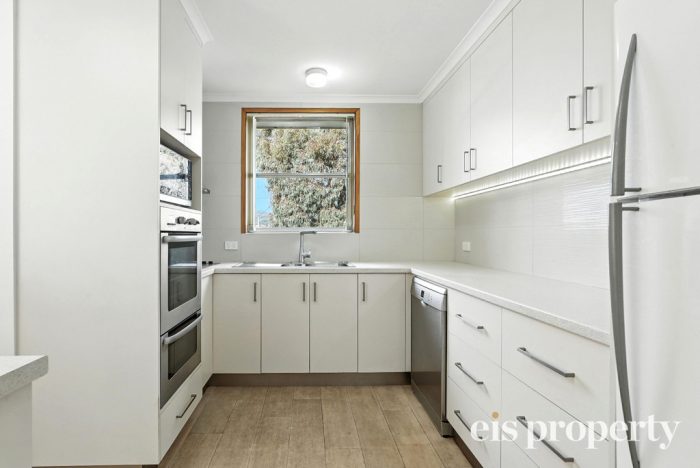 9 Baldwin Pl, Lenah Valley TAS 7008, Australia