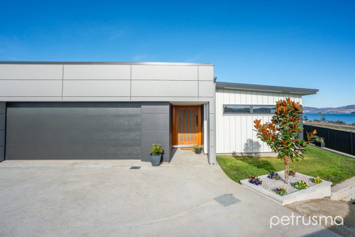 15 Birkdale Pl, Midway Point TAS 7171, Australia