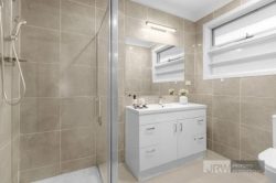 124 Blackburn Rd, Glen Waverley VIC 3150, Australia