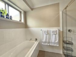 Unit 2/50 Campbell St, Aberdeen NSW 2336, Australia