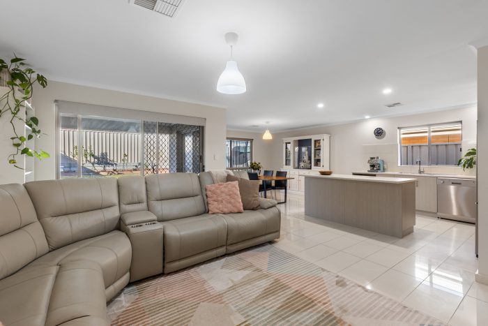 Unit 10/15 Capeview Cres, Hackham SA 5163, Australia