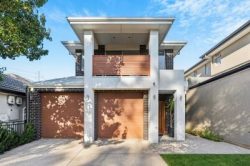 40 Crompton Dr, St Clair SA 5011, Australia