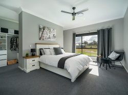 6 Daintree Cres, Meringandan West QLD 4352, Australia