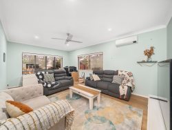 1 Denis St, Murrumba Downs QLD 4503, Australia