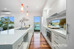 18 Dinron Cl, Sunshine North VIC 3020, Australia