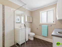 2 Edwin St, Gorokan NSW 2263, Australia