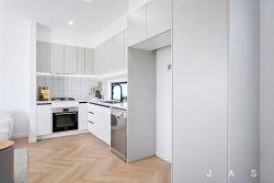 102 Elizabeth St, Newport VIC 3015, Australia