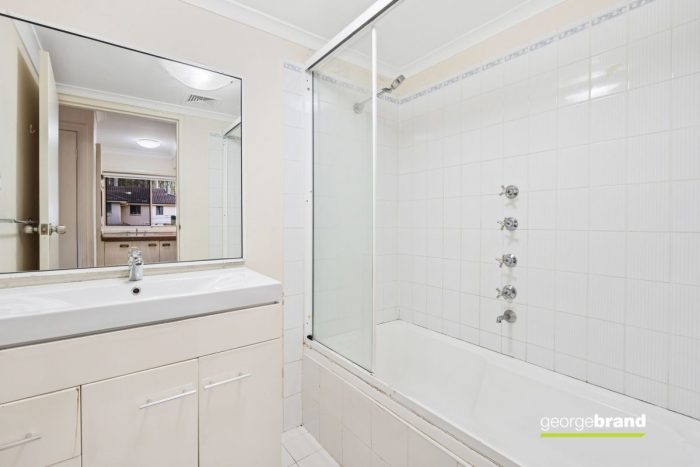 Unit 2/70 Karalta Rd, Erina NSW 2250, Australia