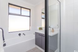 35 Etana Ln, Camillo WA 6111, Australia